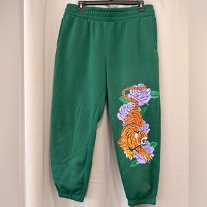 No Boundaries XXL Women Green Joggers with Tiger and Floral Design